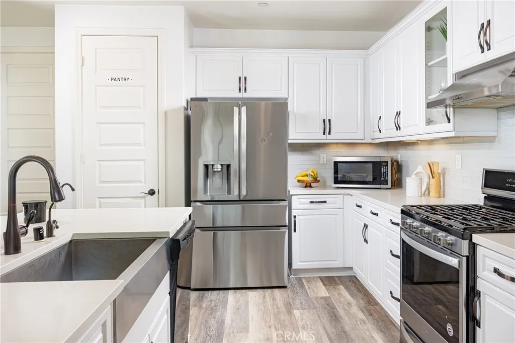 24717 Rockston Dr, Corona, California 92883 home-pic-11